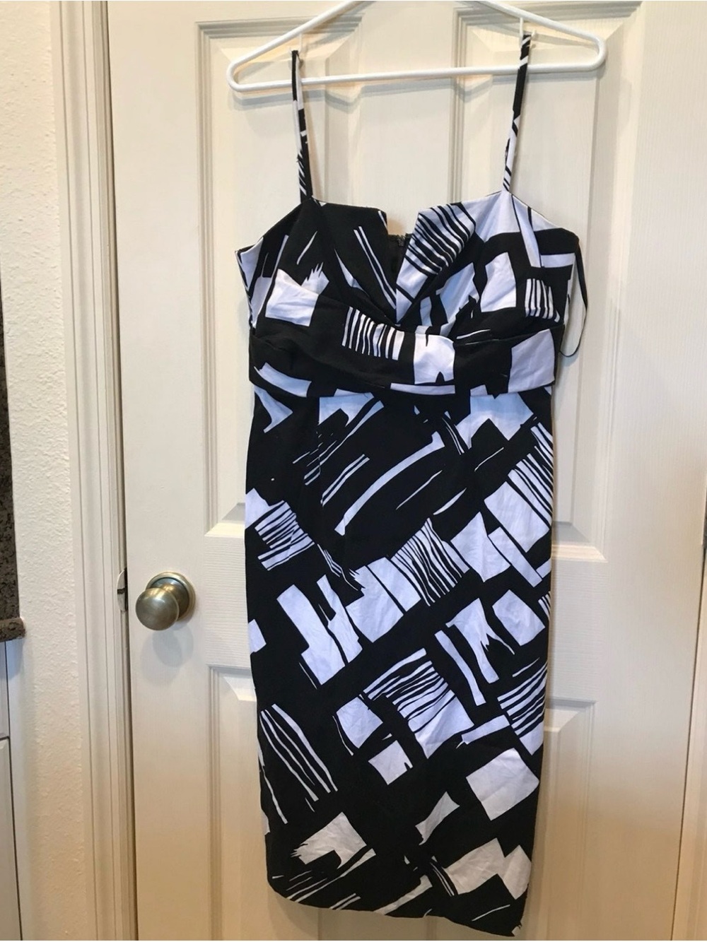 White House Black Market Black & White Graphic Print Mini Dress